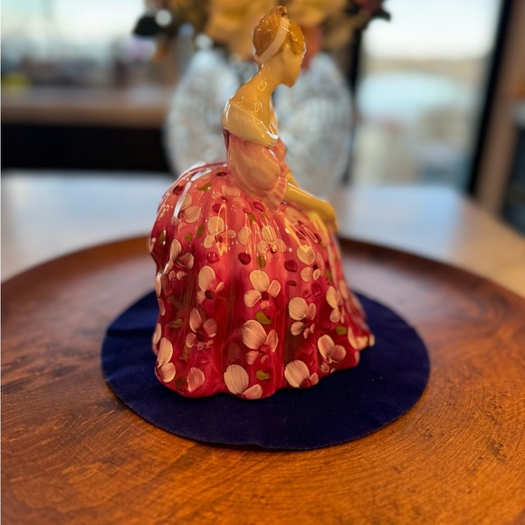 Royal Doulton Pretty Ladies "Victoria" HN 2471 made in England bone China - Picture 7 of 7